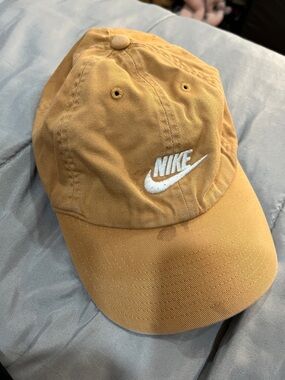 Nike Ochre Curved-Brim Embroidered Swoosh Cap